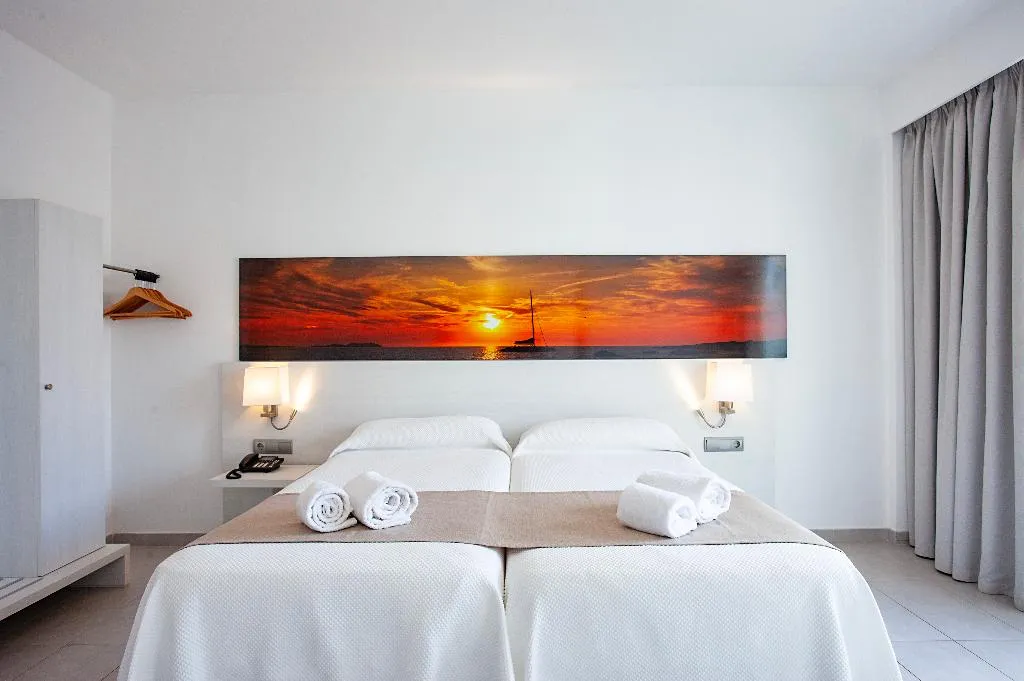 QUADRUPLE STANDARD Room, Hotel Puchet Ibiza, Ibiza