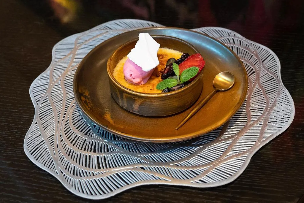 Restaurant, voco Bonnington Dubai, Dubai