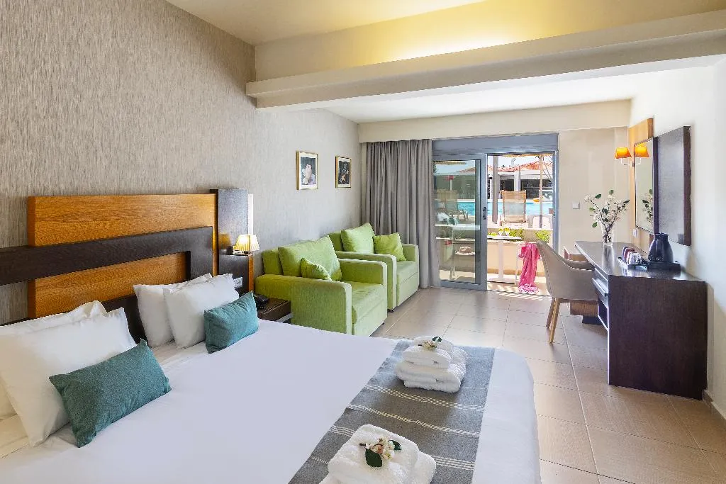 FAMILY ROOM GARDEN VIEW Room, Leonardo Kolymbia Resort, Rhodes