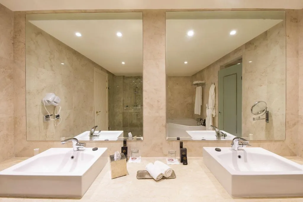 SUITE STANDARD Room, DoubleTree by Hilton Casablanca City Centre, Casablanca