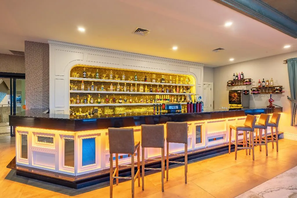 Bar, Justiniano Park Conti, Antalya