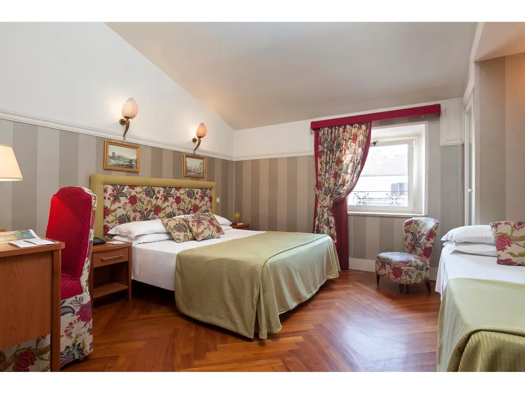 TRIPLE STANDARD Room, Hotel Kennedy, Rome