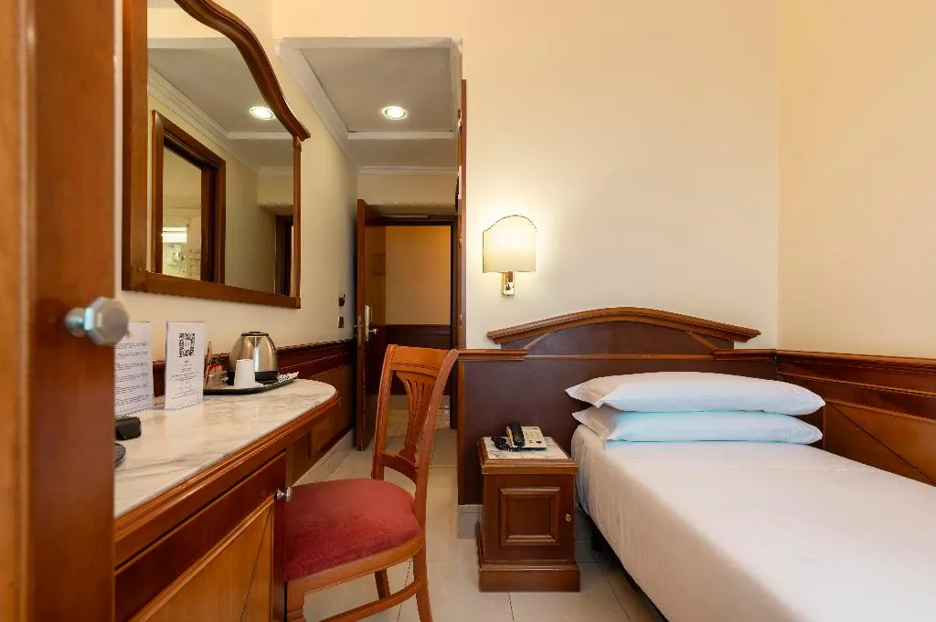 SINGLE STANDARD Room, Hiberia, Rome