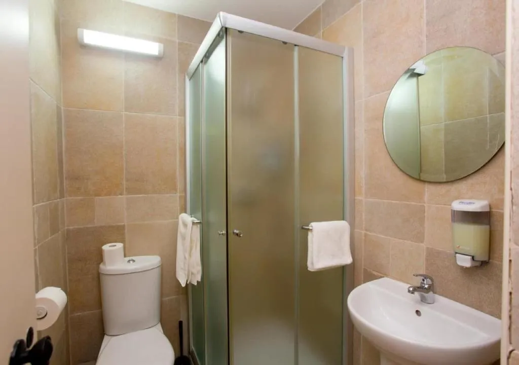 Room, Shongas Inn, Cyprus
