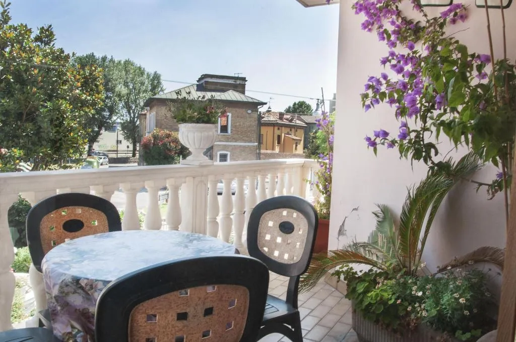 Terrace, Hotel Villa Serena, Venice