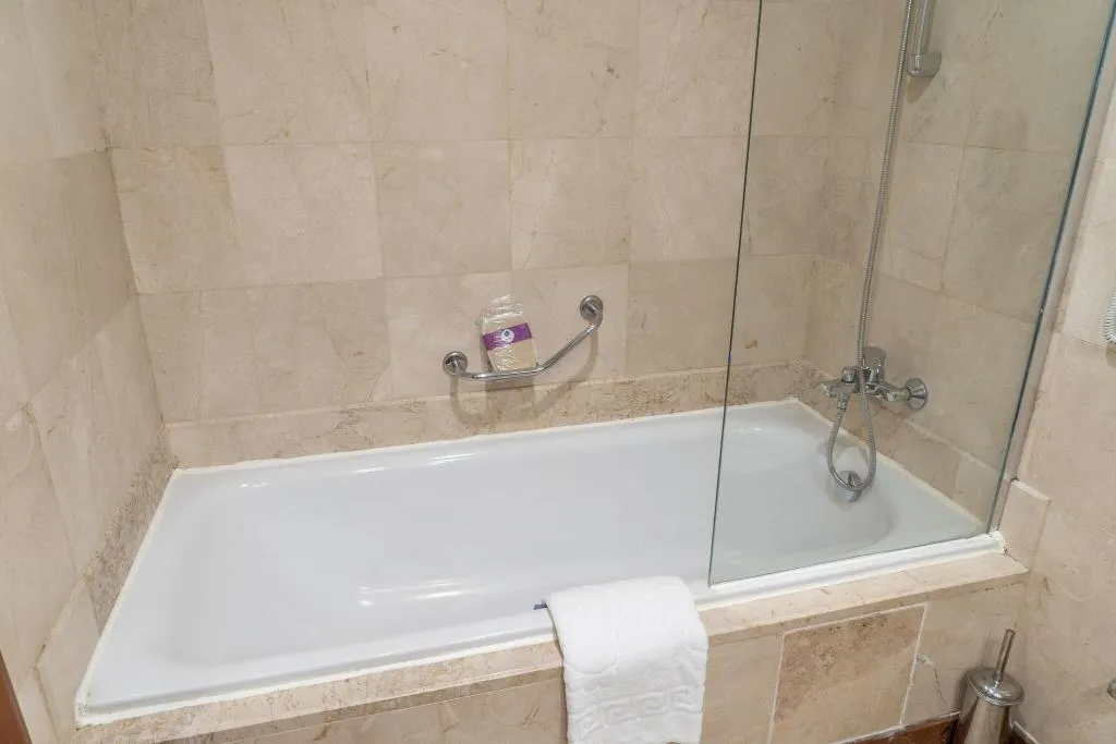 SUITE QUEEN SIZE BED Room, IC Hotels Airport, Antalya