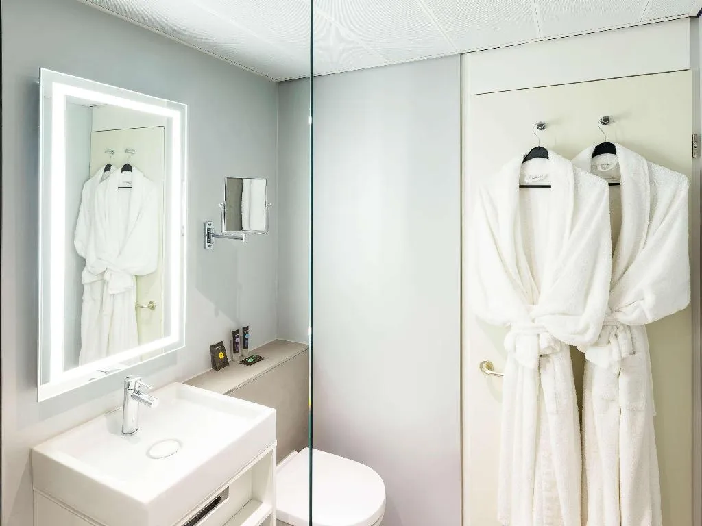 DOUBLE STANDARD Room, Novotel Amsterdam City, Amsterdam