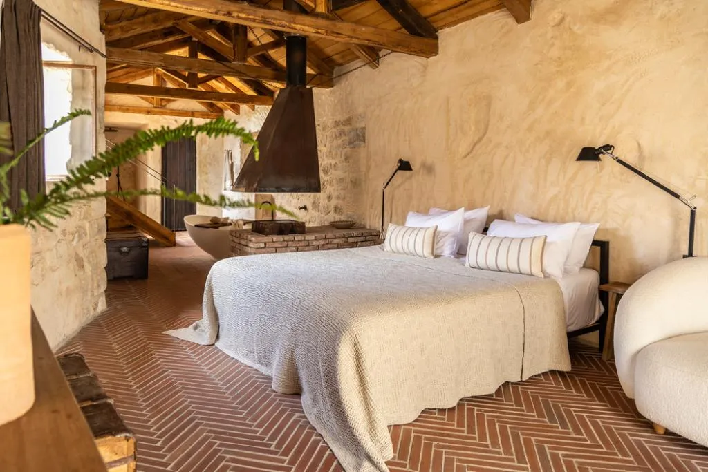 SUITE DELUXE ONE BED Room, Amalen Suites, Crete