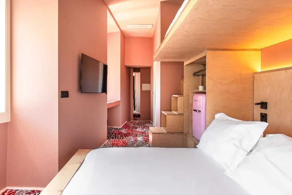 TRIPLE SUPERIOR Room, Independente Bica, Lisbon