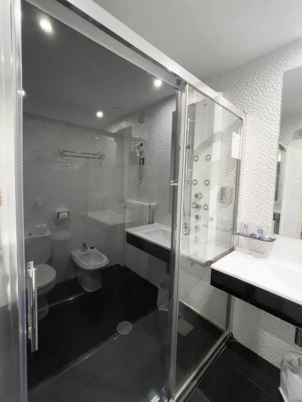 DOUBLE KING SIZE BED Room, Avenida de España, Madrid
