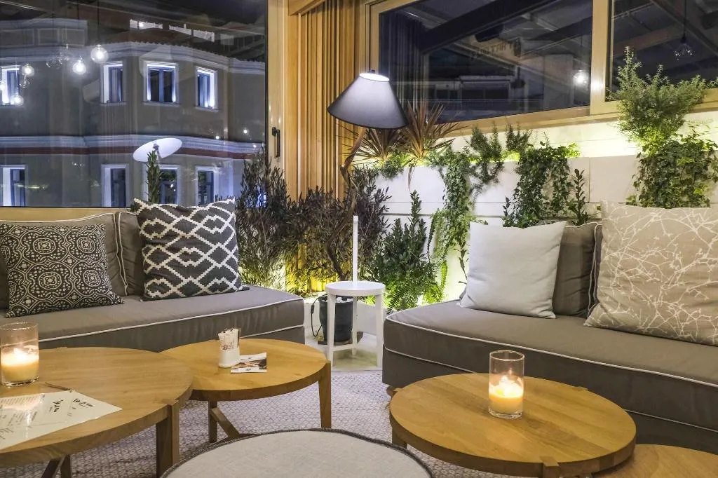 Restaurant, Lotus Center Apartments, Athens