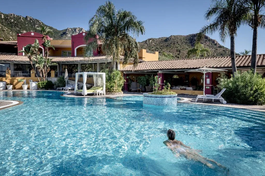 Pool, Cruccuris Resort, Cagliari