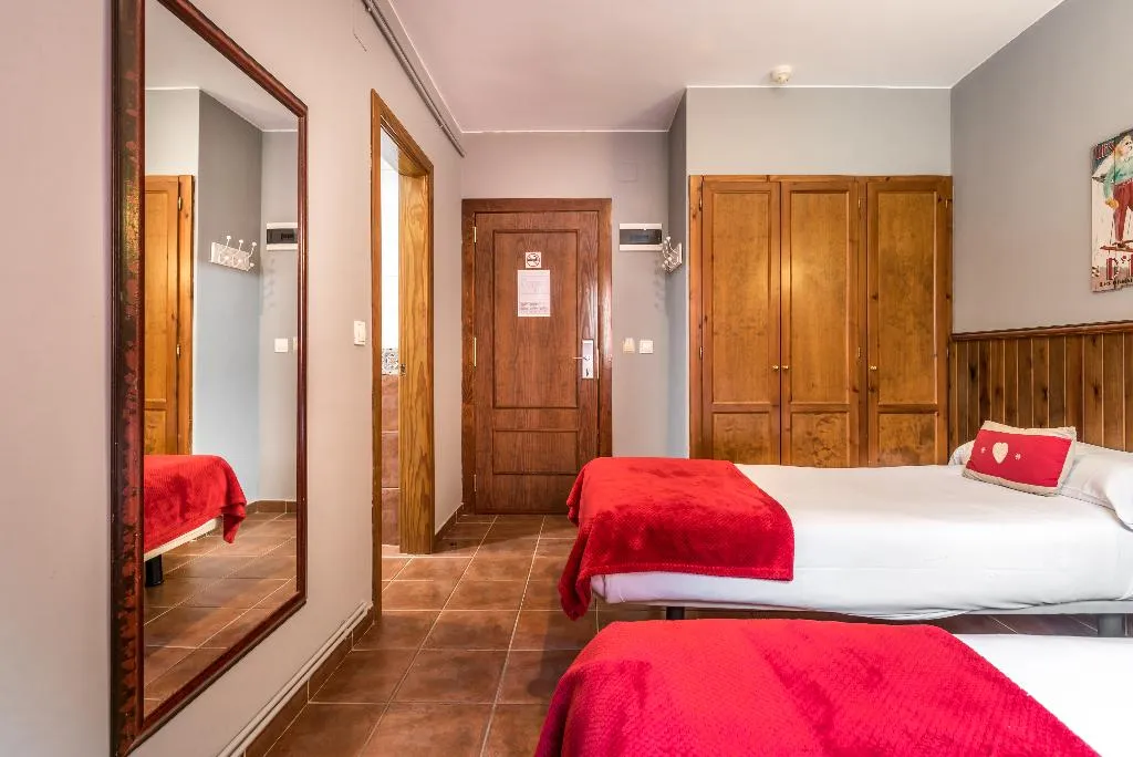 Double or Twin STANDARD Room, Snö Beret Hotel, Costa Brava