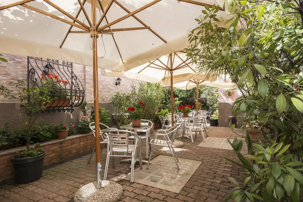 Terrace, Vittoria, Milan