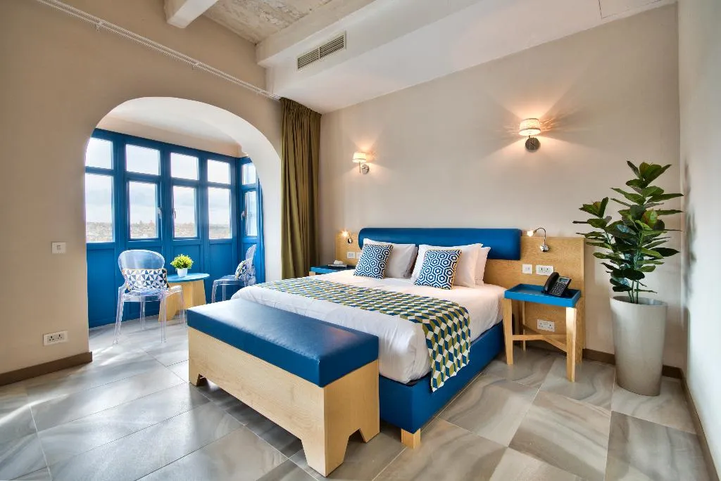 SUITE SUPERIOR SIDE SEA VIEW Room, The British Suites, Malta