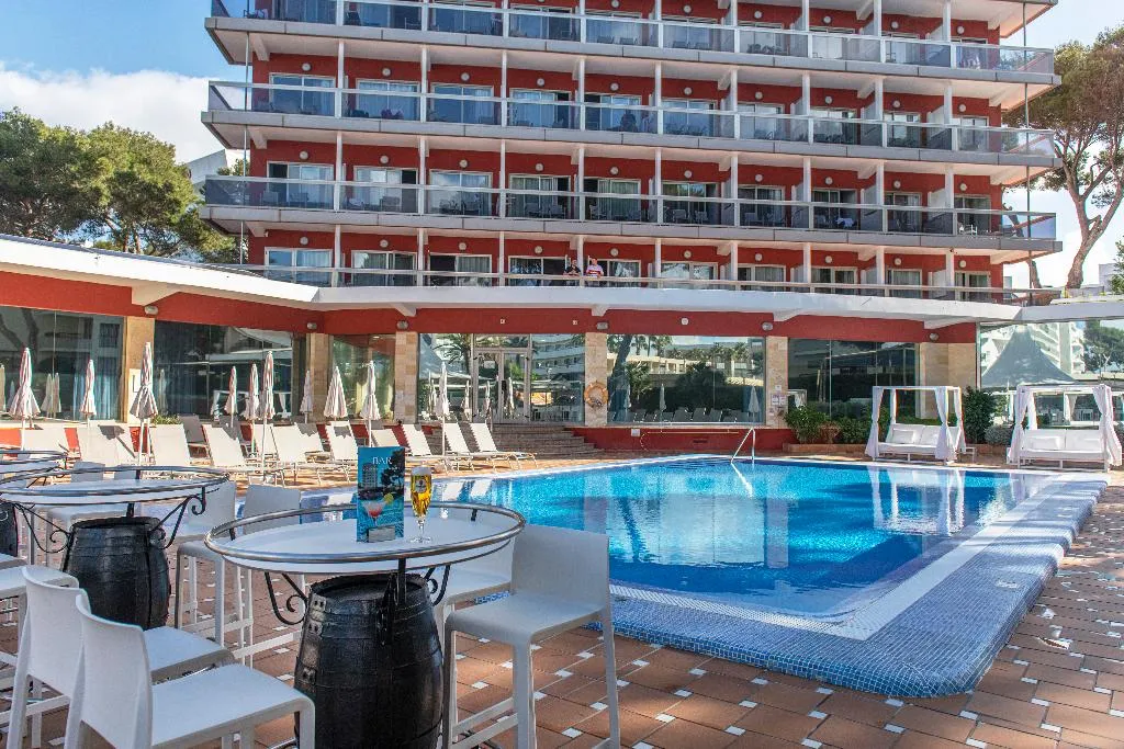 Pool, Obelisco, Majorca