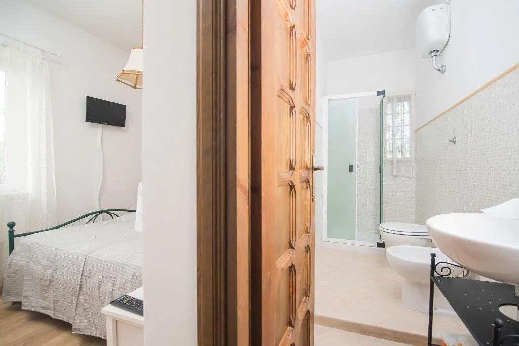 Room, Villa Degli Oleandri, Rome