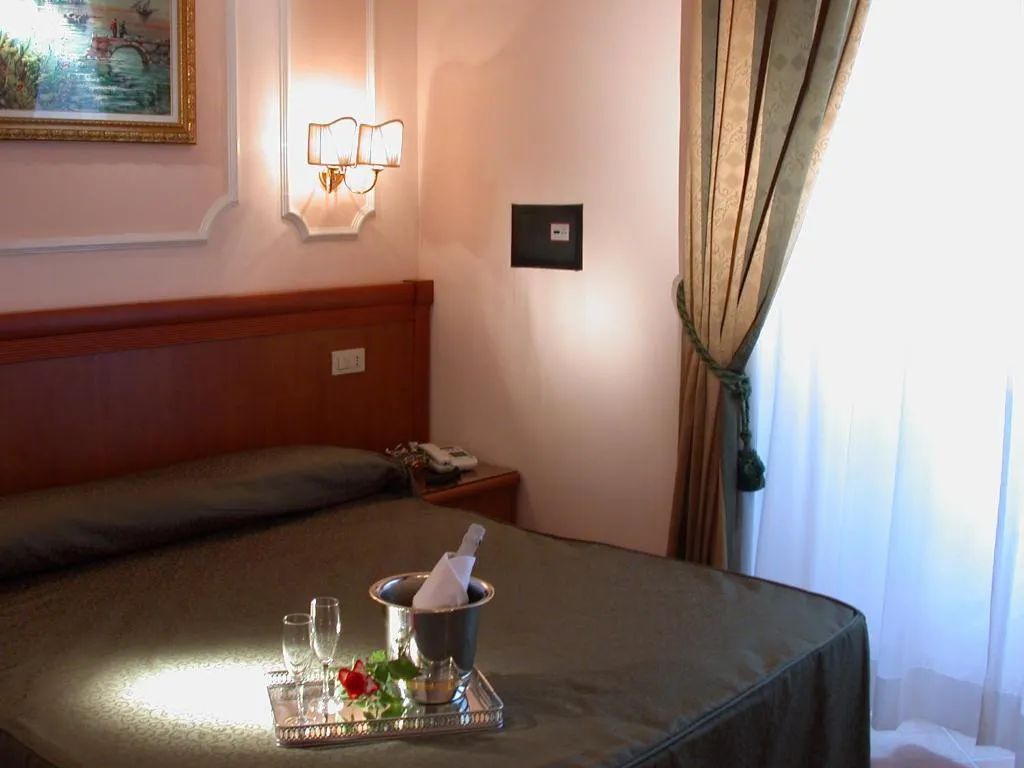 DOUBLE STANDARD Room, Philia, Rome