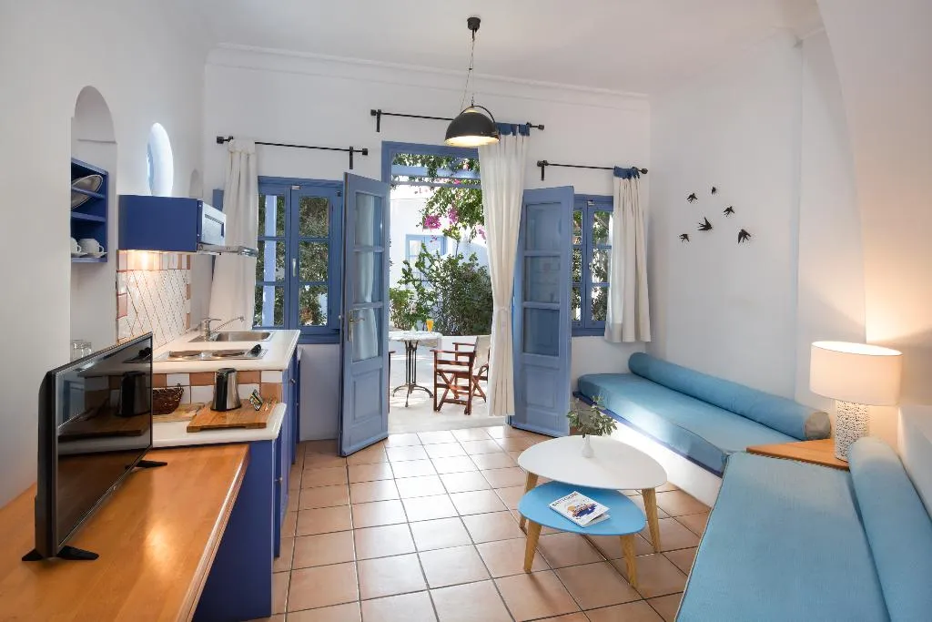 SUITE CAPACITY 2 Room, Meltemi Suites, Santorini
