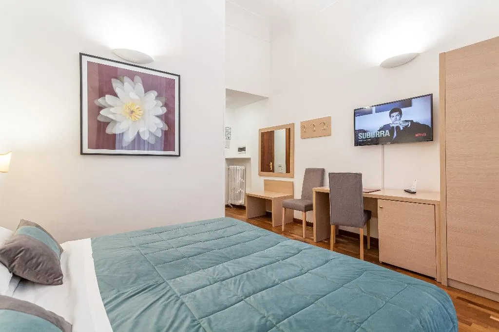 DOUBLE STANDARD Room, Medici, Rome