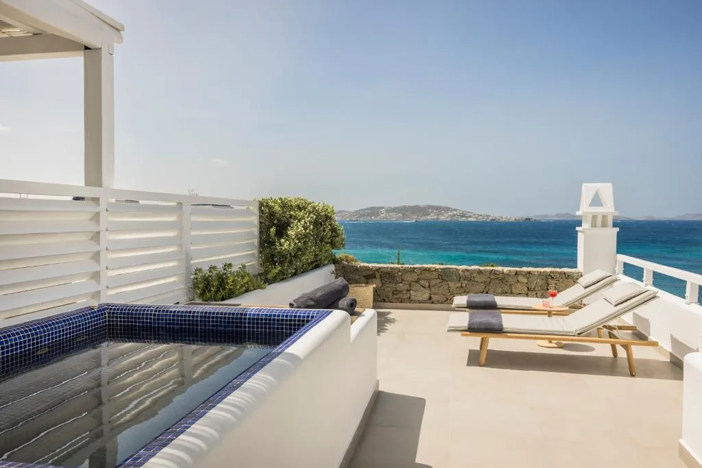 JUNIOR SUITE WITH PRIVATE POOL Room, Grace Mykonos, Mykonos