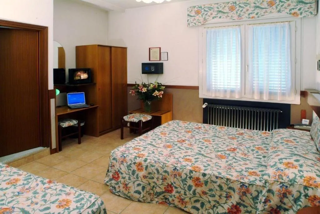 Room, Hotel Roma, Venice