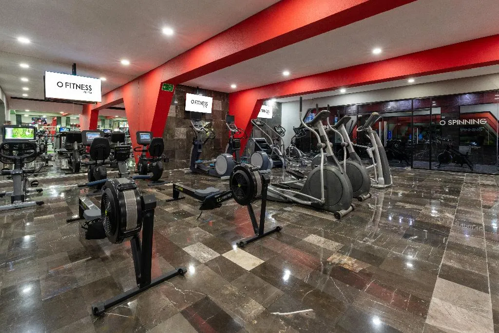 Sports and Entertainment, The Pyramid Cancun by Oasis, Cancun Area