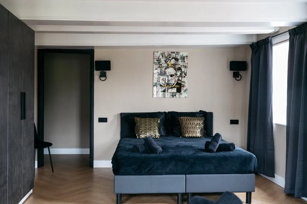 FAMILY ROOM CAPACITY 6 TWO BEDROOMS Room, Hotel 83, Amsterdam