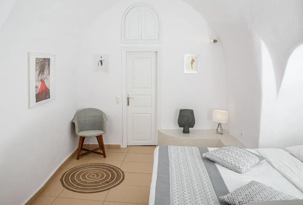 Room, Vogue Suites, Santorini