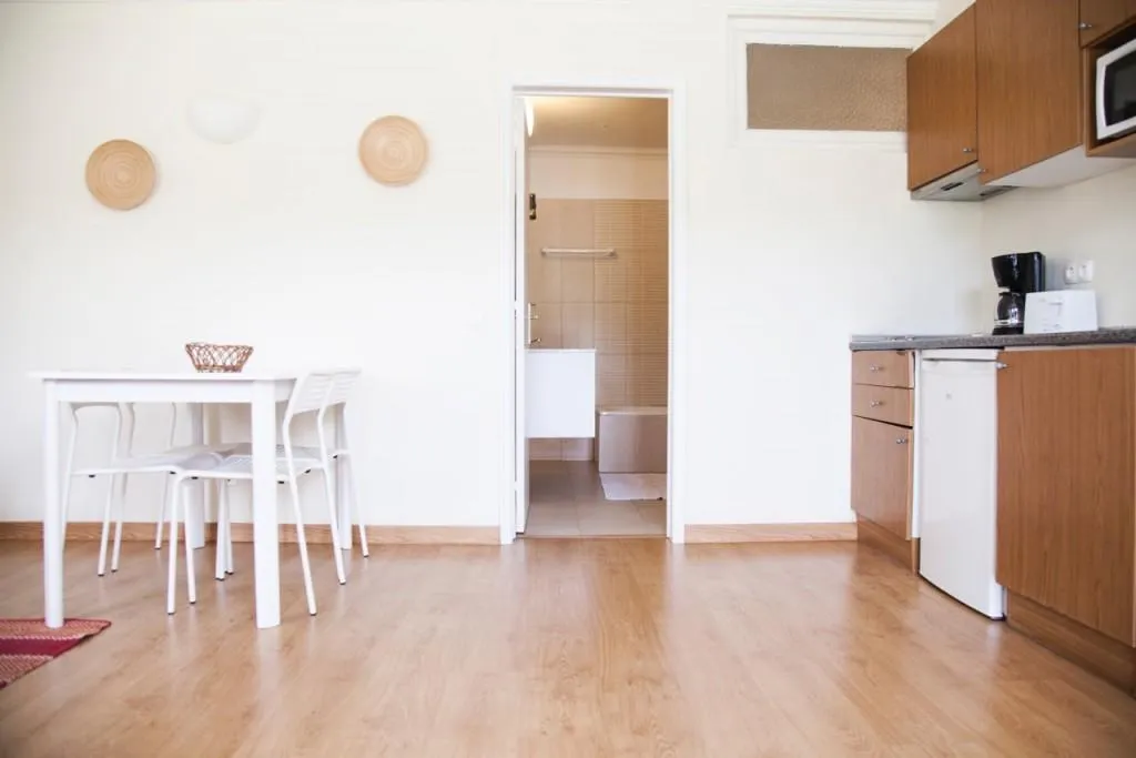 APARTMENT CAPACITY 6 TWO BEDROOMS Room, Sintra Sol Apartamentos Turisticos, Lisbon