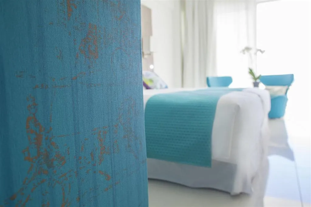 Double or Twin GARDEN VIEW Room, King Evelthon Beach Hotel & Resort, Cyprus