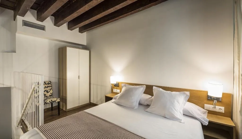 Room, Catalina Suites San Nicolas 3*, Valencia