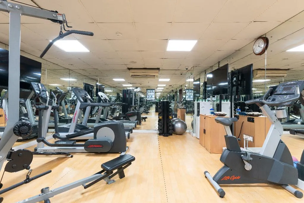 Sports and Entertainment, Howard Johnson Bur Dubai, Dubai