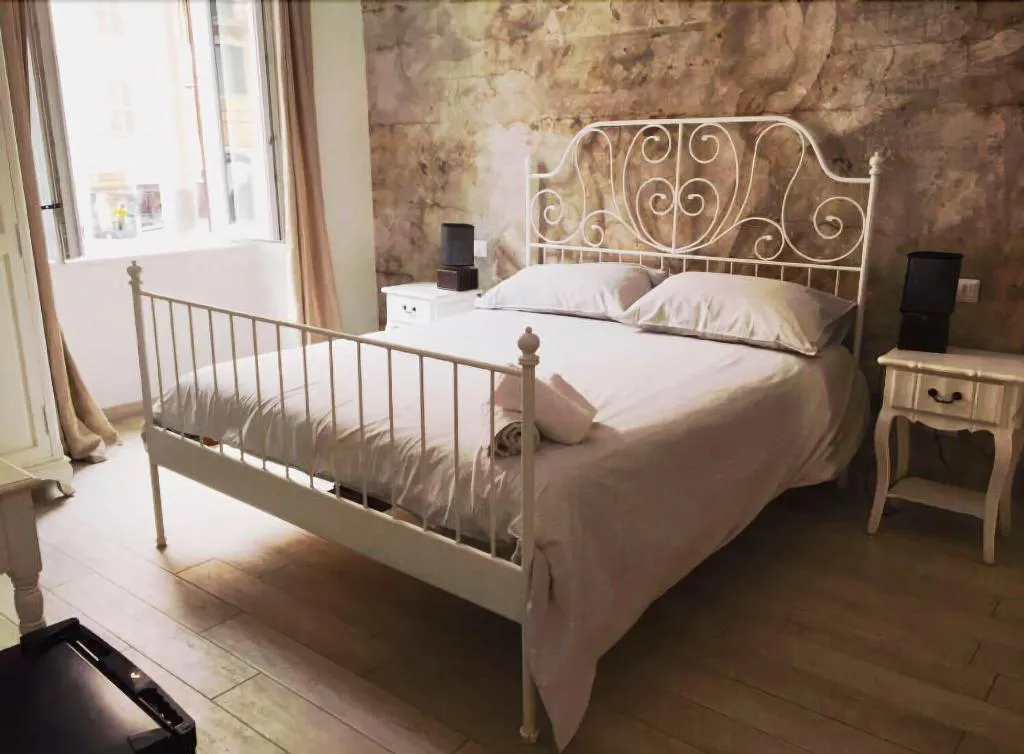 Room, Portamaggiore Room, Naples