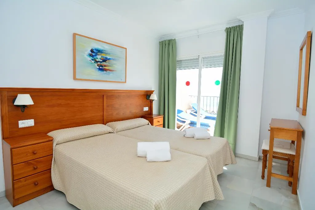 APARTMENT DELUXE TWO BEDS Room, Apartamentos HC Burriana Playa, Costa Del Sol