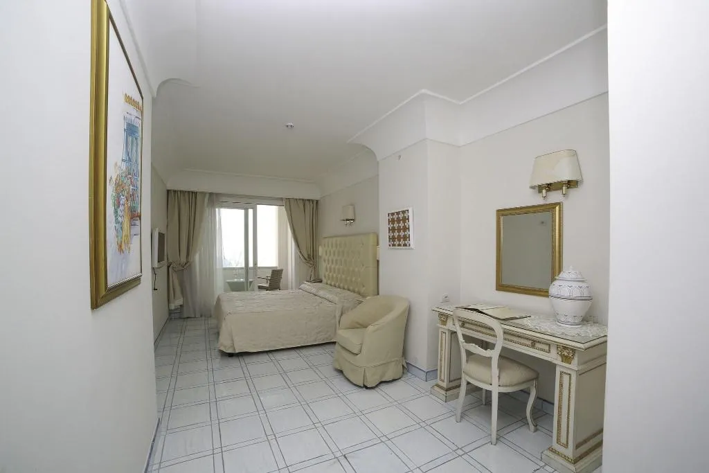 DOUBLE SUPERIOR QUEEN BED Room, Hotel Villa Fraulo, Naples