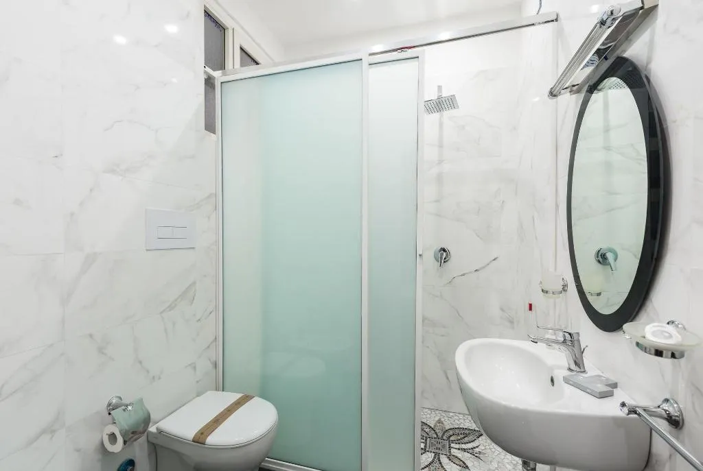 Room, Hotel Palace Napoli, Naples