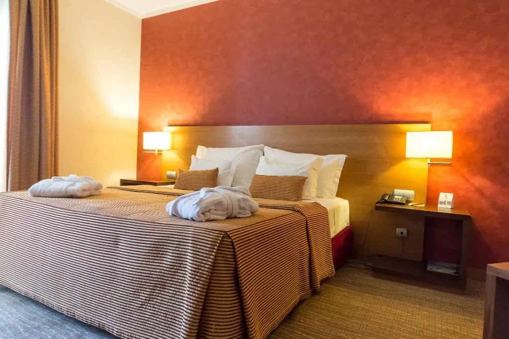 Room, Lusitânia, Porto
