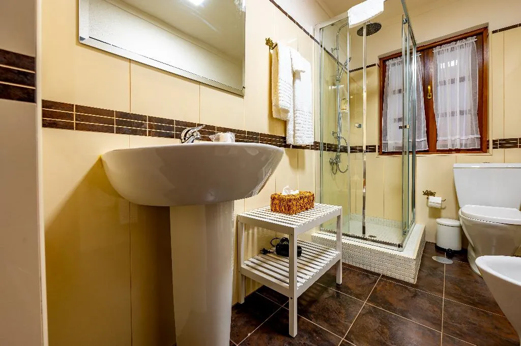 TRIPLE GARDEN VIEW WITH BALCONY Room, Quinta Do Quinto, Porto