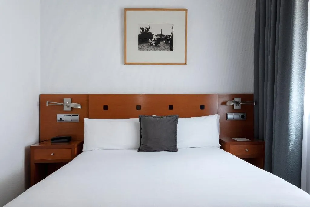 DOUBLE SINGLE USE ECONOMY Room, Petit Palace Cliper Gran Vía, Madrid