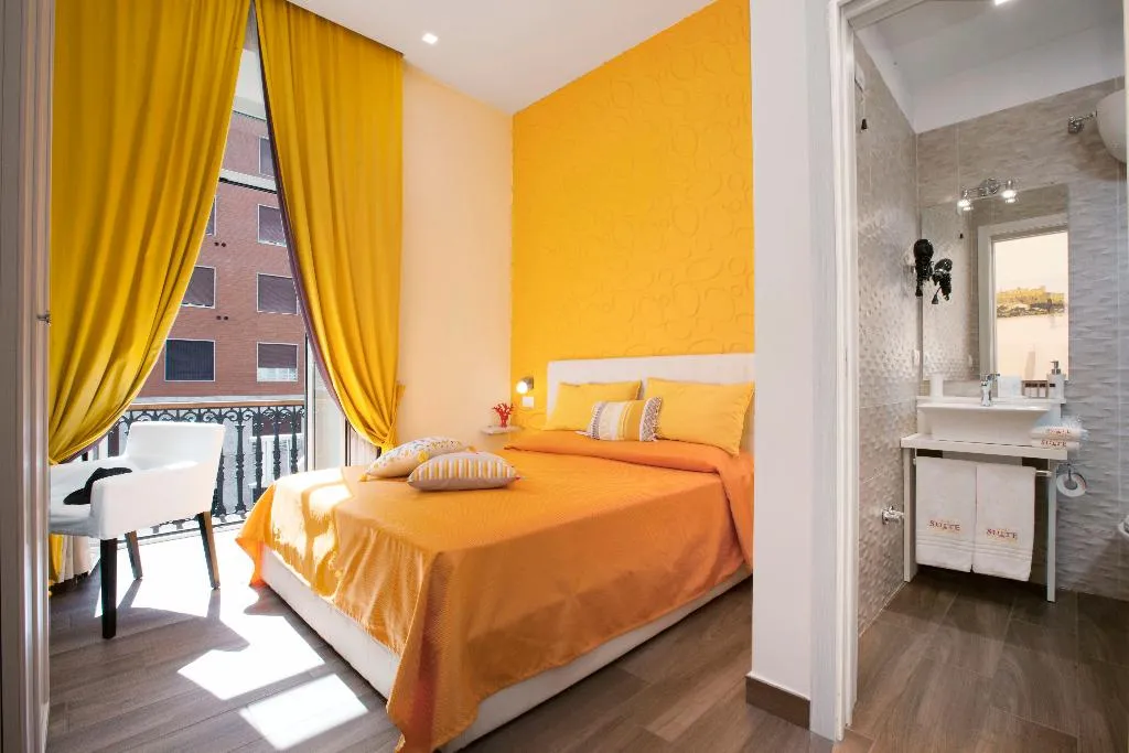 DOUBLE DELUXE Room, Suite Dei Catalani, Naples
