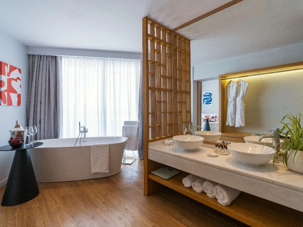 JUNIOR SUITE STANDARD Room, Domes Noruz Kassandra Adults Only, Halkidiki