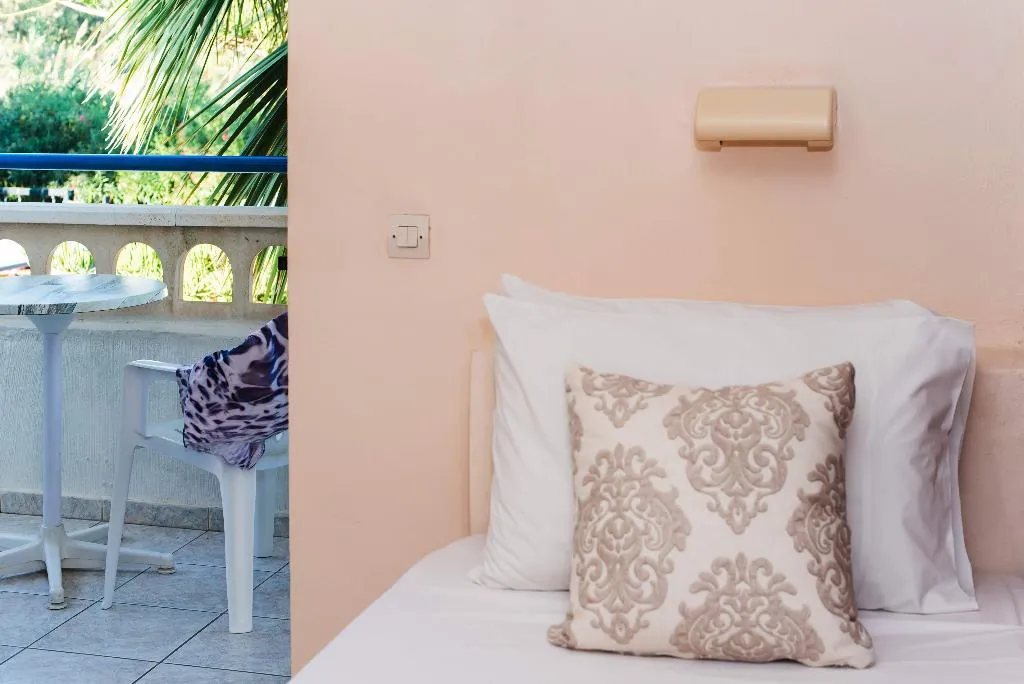 STUDIO CAPACITY 3 Room, Aspro Hotel, Crete