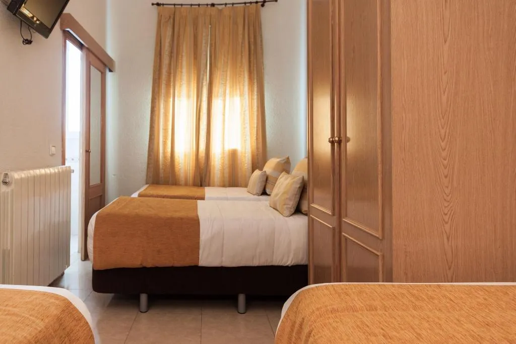 Room, Josefina Hostal, Madrid