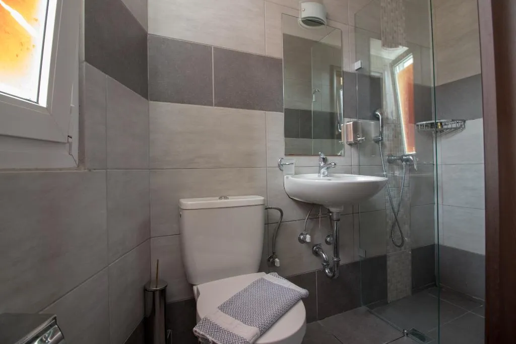 TWIN STANDARD Room, Cosmopolit, Athens
