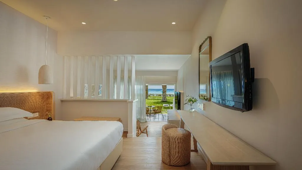 SUITE BEACH FRONT Room, Nissi Beach, Cyprus