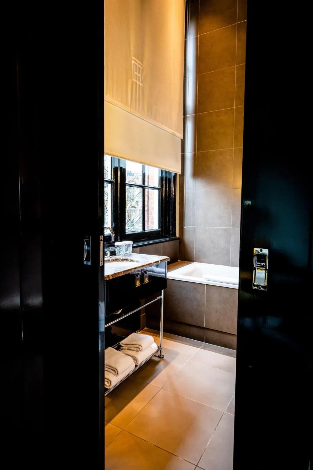 Room, College Hotel Amsterdam, Autograph Collection, Amsterdam