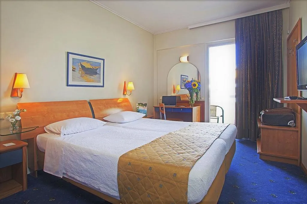 TRIPLE STANDARD Room, Congo Palace, Athens