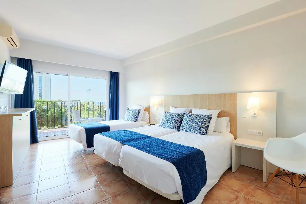 FAMILY ROOM STANDARD Room, AluaSun Marbella Park, Costa Del Sol