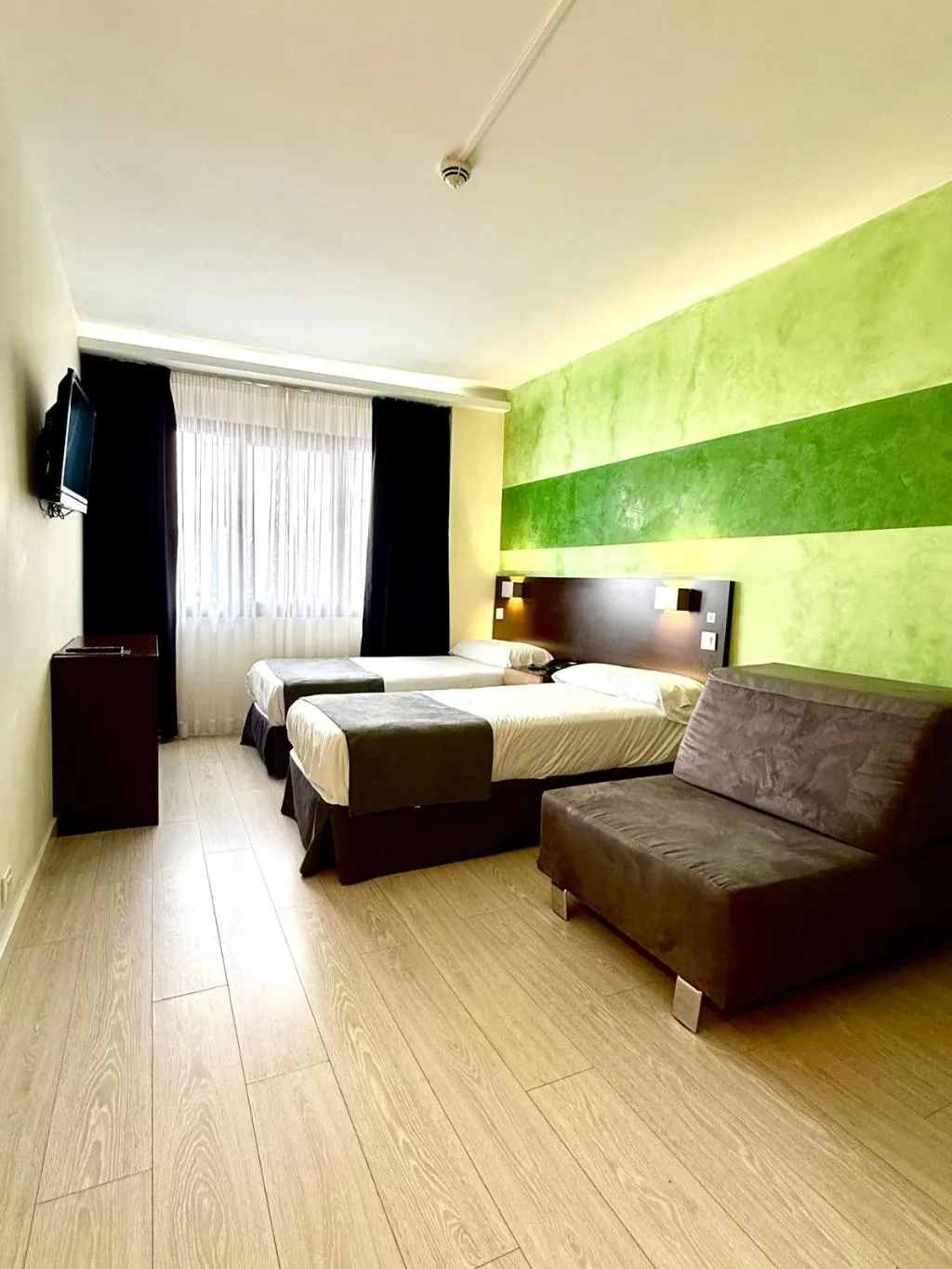 TRIPLE STANDARD Room, Apartamentos Recoletos, Madrid
